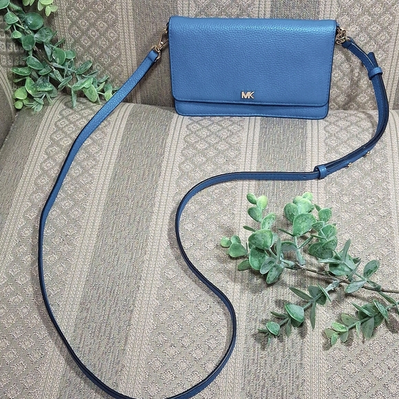 Michael Kors Convertible Crossbody Bag In Pebble Leather - Picture 1 of 16